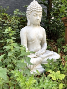 Meditierender Buddha, voll von Stein