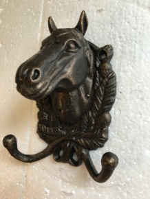 Horse head with double hook - Cast iron - Bronze