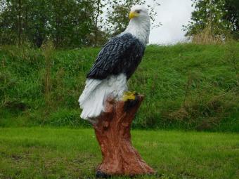 Adler auf Stiel Skulptur XL - 102 cm - Polystone
