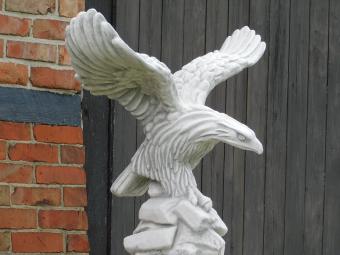 Adler mit ausgebreiteten Flügeln – 80 cm – Stein