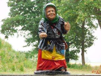Bettlerin XL – 80 cm – Humorvolle Figurenfigur aus Polystone