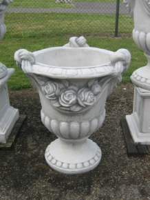 Flower pot heavy stone, rose motif