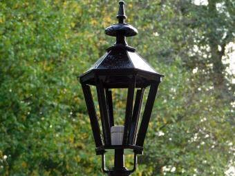 Klassische Stehleuchte für den Außenbereich – Aluminium – Schwarz – 93 cm
