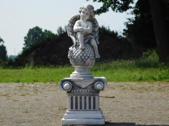 Einmalig: Engel auf Sockel - 60 cm - Stein