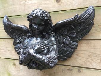1 “Angelic” angel sculpture made of cast iron, black