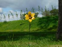 Handmade Daffodil - Gartenhocker 82 cm - Metall