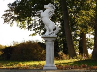 Pferd auf Sockel - 150 cm - Stein