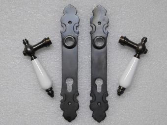 Türbeschlag-Set – 2 Türgriffe mit Türplatten PC92 – Dunkel patiniertes Messing – Klassisch & stilvoll