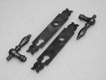 Set Deurbeslag - Klinken Kensington + Deurplaten Noble - Gietijzer Verzinkt