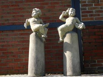 Vintage Set of 2 Putti on Pedestal - 130 cm - Cast Stone