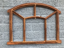 Cast iron stable window menze large