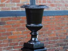 Sturdy garden vase - black - cast iron