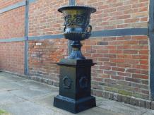 Large Garden Vase on Pedestal - Black - Cast iron - Stylish Garden Decoration