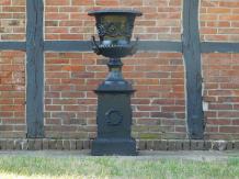 Large Garden Vase on Pedestal - Black - Cast iron - Stylish Garden Decoration