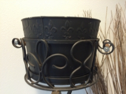 Beautiful metal wine cooler, beautiful wrought ironwork!