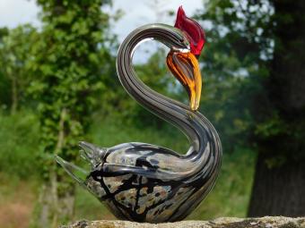 Glass Swan Sculpture – Handmade Glass-blown Artwork