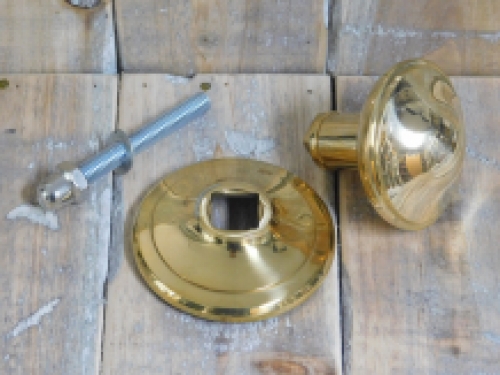 1 x Door knob with base rosette brass polished, non-rotatable.