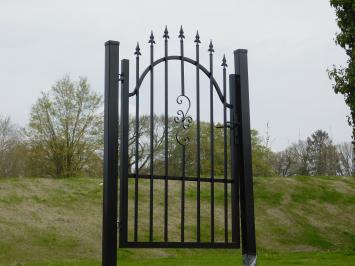 Mooi breed sierhekwerk - tuinhek -200 cm lang, metaal  poedercoating zwart