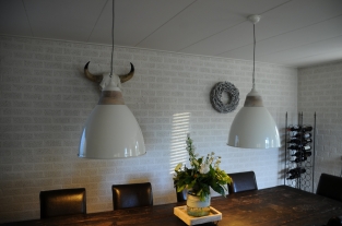 Prachtige By-boo hanglamp, metaal- creme -wit-hout afzetting.