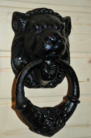 Prachtige grote leeuwekop als deurklopper, gietijzer zwart.