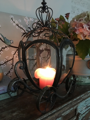 Metal carriage candle holder, very beautiful!!