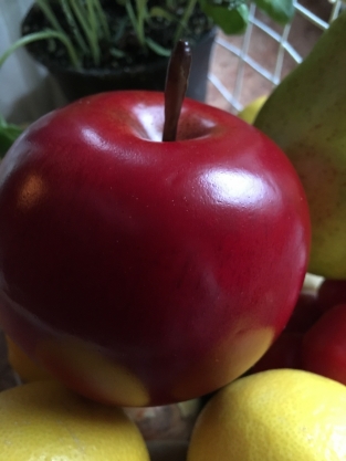 Schöner echt aussehender Apfel, siehe Fotos