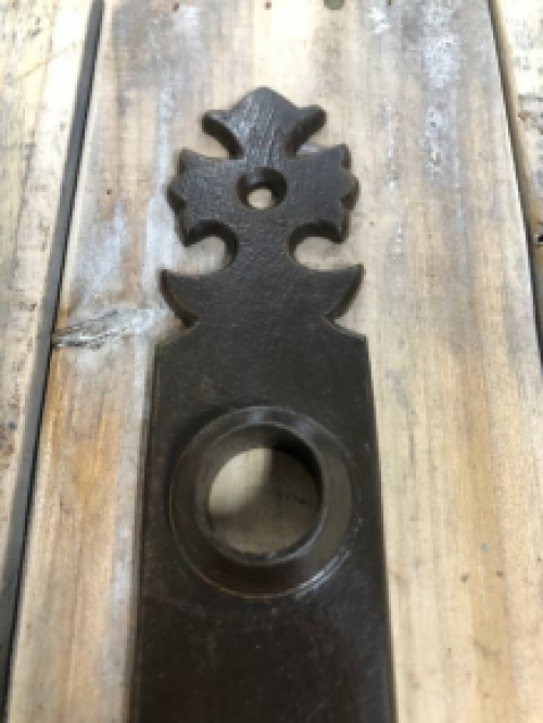 1 Long door plate iron brown 'Kruz' - for room door, 72 mm.