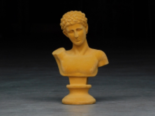 Schöner Satz von Statuen von Adam und Eva, in Samt und in der Farbe Ocker, sehr schön!