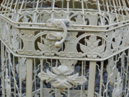 Vogelkooien, kleine + grote, metalen