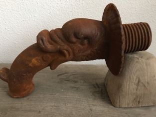  Gargoyle, Wandbrunnen, Wasserspeier, Fabelfisch Gusseisen
