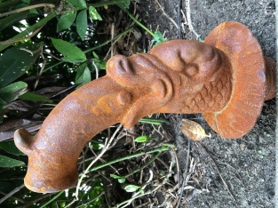  Gargoyle, Wandbrunnen, Wasserspeier, Fabelfisch Gusseisen