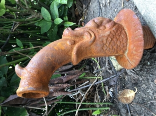  Gargoyle, Wandbrunnen, Wasserspeier, Fabelfisch Gusseisen