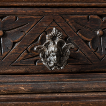 Unique antique wooden desk with wood carvings – classic look