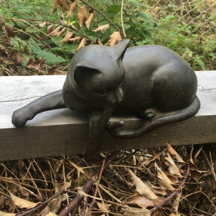 Katten sculptuur, Polystein, liggend.