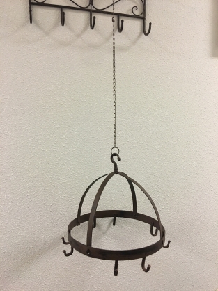 Cup Hanger - iron wreath with 8 hooks