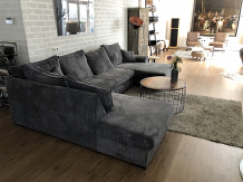 Wunderschönes neues U-Lounge-Ecksofa aus geripptem Stoff, verschiedende Farben, stand lieferfarbe is Taupe.