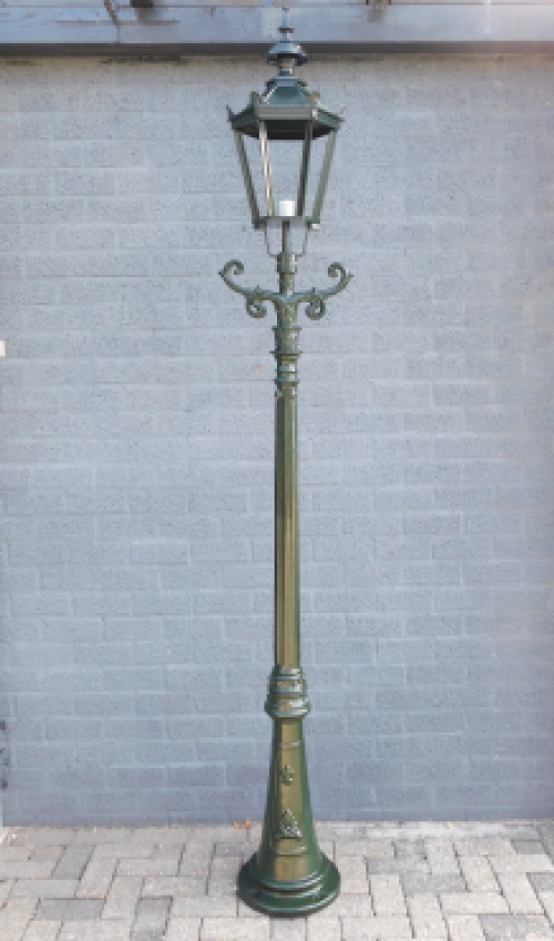 Klassieke lantaarn 'Barcelona' - buitenlamp met keramische fitting en glas, alu groen, 275cm