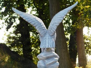 Gartenfigur Adler mit ausgebreiteten Schwingen auf Sockel – 107 cm – Steinset