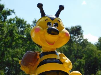 Skulptur „Biene mit Blumenkasten“ – 50 x 40 cm – Polystone