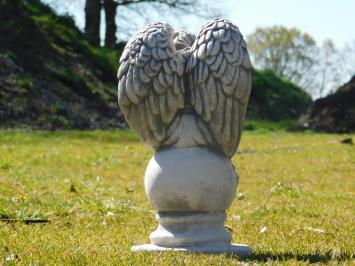 Figur „Engel auf Kugel“ – 36 cm – Stein
