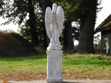 Large Statue of an Angel with Roses on a Pedestal – 117 cm – Stone