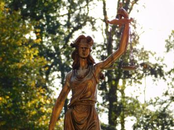 Justitia XL Statue – 83 cm – Goldfarben – Polystone