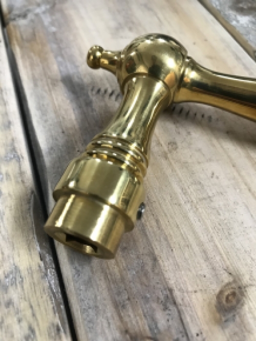 1-door handle in polished brass including mandrel 8 x 8 mm