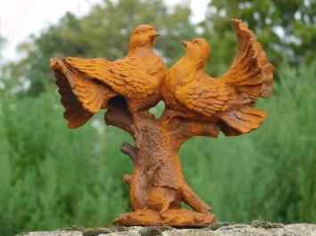 Pigeon couple on Tree Trunk - Cast iron - Oxide