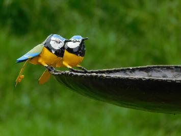 One-off: Bird bath - Yellow Birds 2 to 1 - Garden Stick - Metal