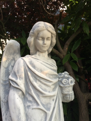 Standing Angel - 105 cm - Stone