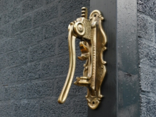Wand wijnopener, hendel kurkentrekker messing, flesopener messing, heel fraai!! LAATSTE!