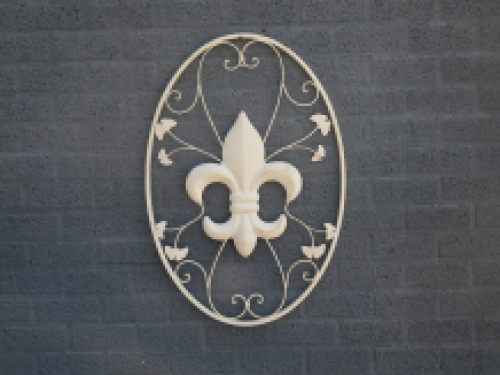 Großes Wandornament - Französische Lilie - Schmiedeeisen - antik-weiß