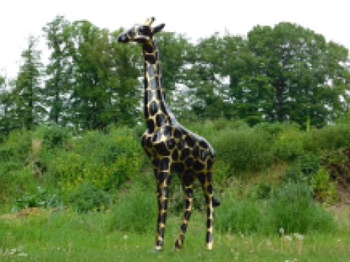 Bijzonder groot beeld ''Giraffe'' - zwart/goud van Polystone