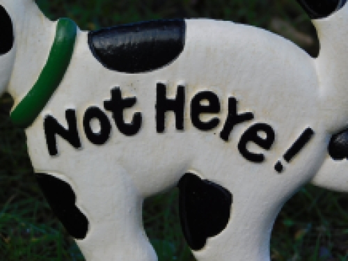 Dog sign ''Not Here - garden stick, cast iron